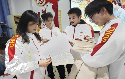 bwin必赢唯一官方网站“青马工程”培训班举办红色经典读书会